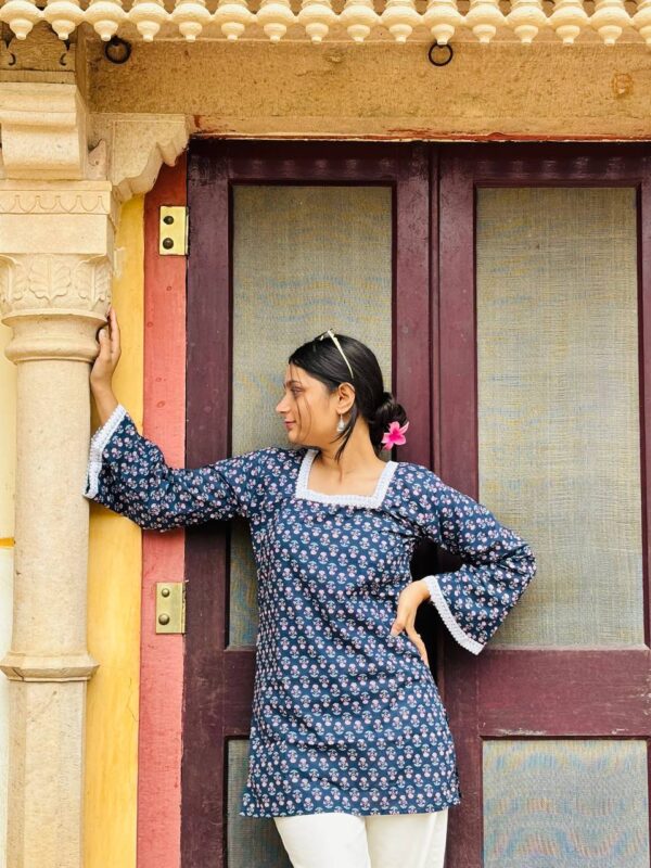 Blue Floral Printed Short Kurti